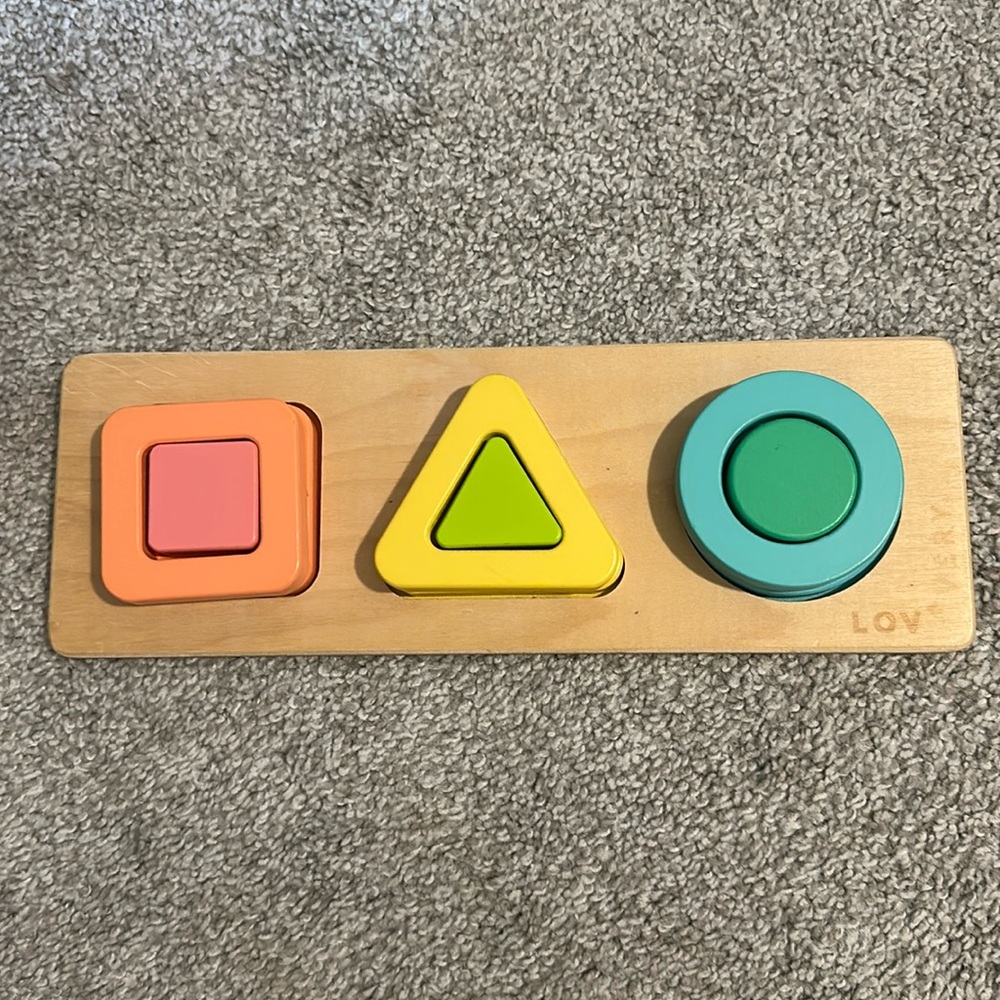 Lovevery Geo shaped puzzle | 19, 20, 21m